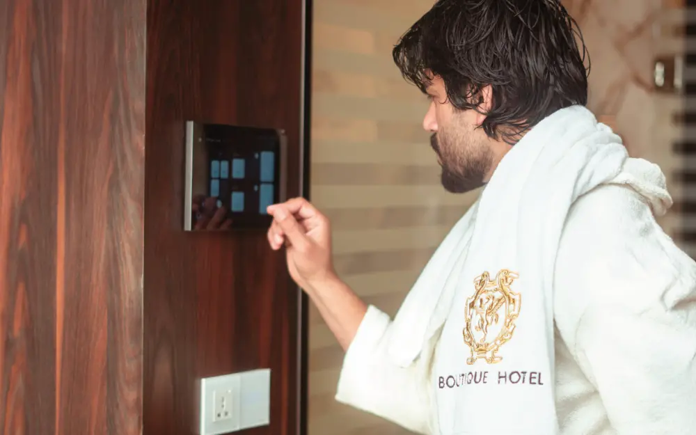 hotel-autonome-entree-automatisee-chambre